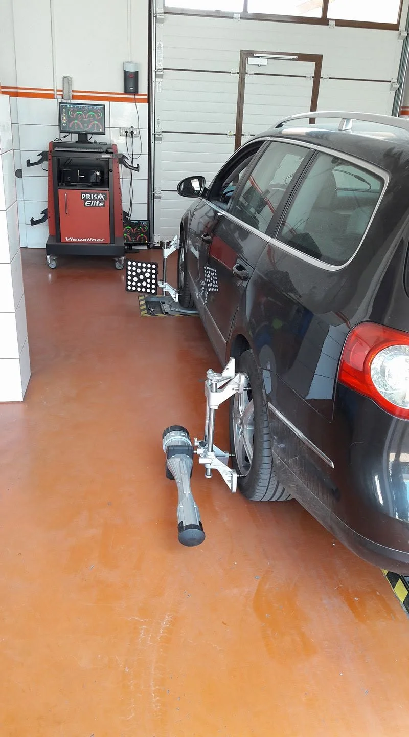Autoutilitară în atelierul TBG Automotive